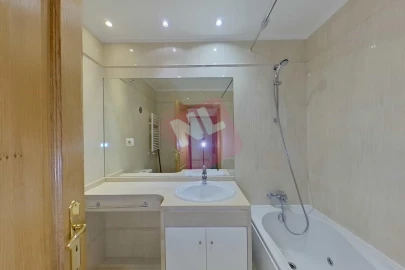 Apartamento T1 para Arrendamento em Lumiar
