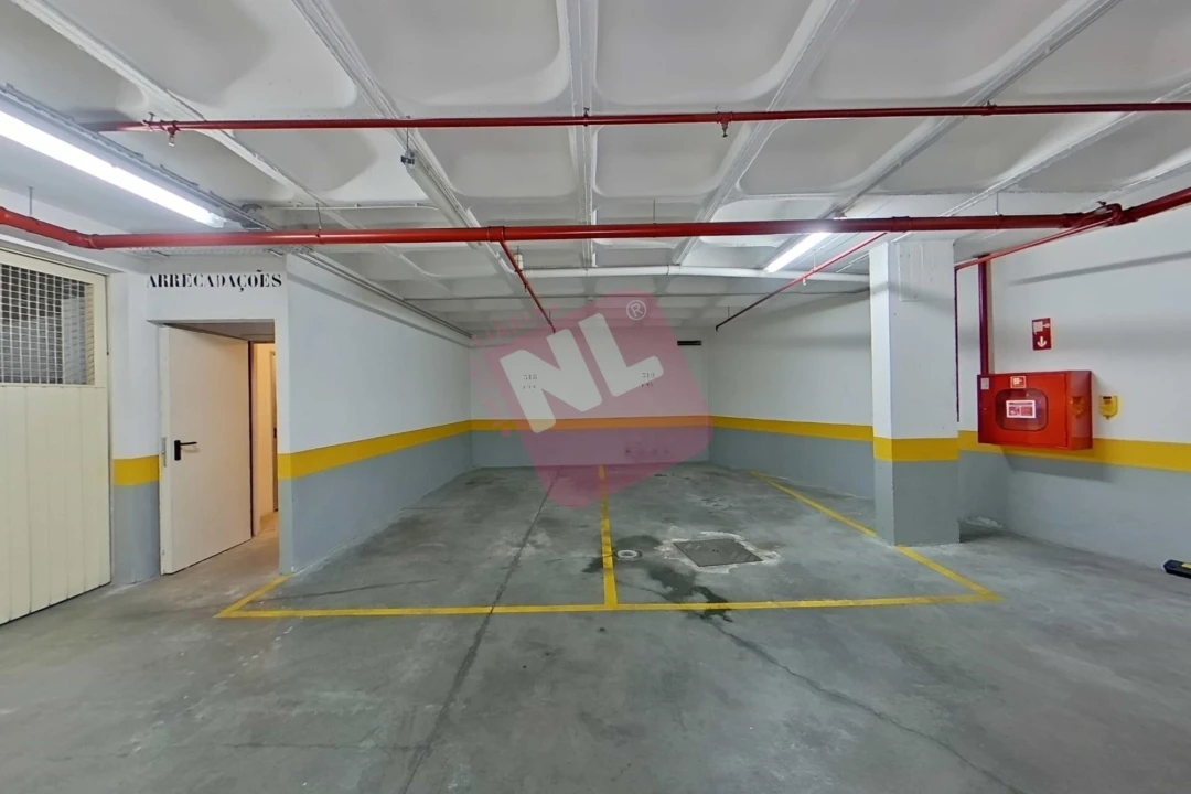 Apartamento T1 para Arrendamento em Lumiar Foto 31