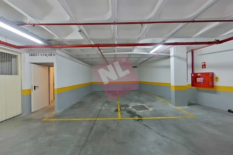Apartamento T1 para Arrendamento em Lumiar Foto 31