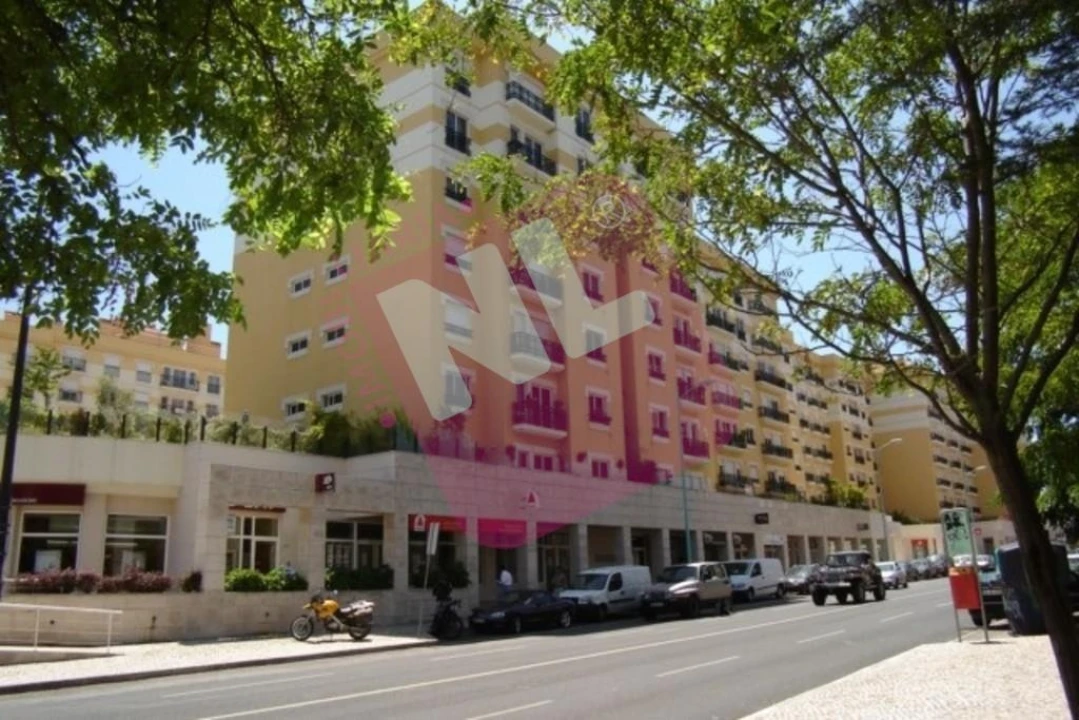Apartamento T1 para Arrendamento em Lumiar Foto 37