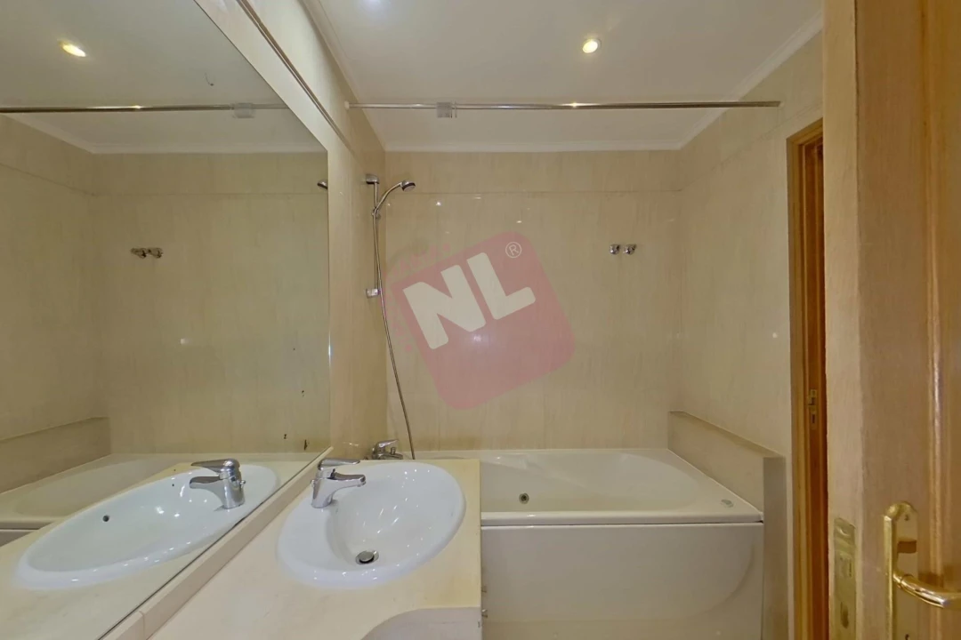 Apartamento T1 para Arrendamento em Lumiar Foto 12