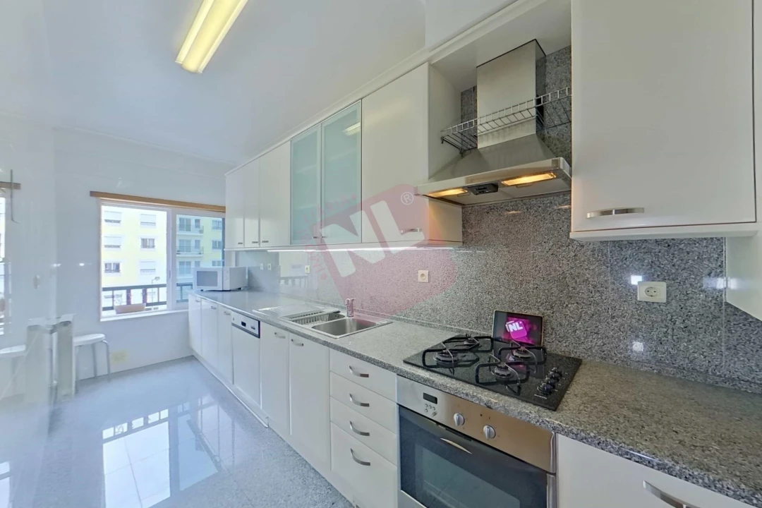 Apartamento T1 para Arrendamento em Lumiar Foto 7