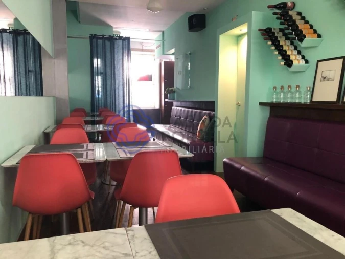 Prédio para Venda em Lordelo do Ouro e Massarelos Foto 3