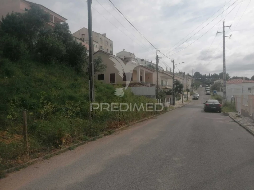 Terreno para Venda em Alverca do Ribatejo e Sobralinho Foto 1