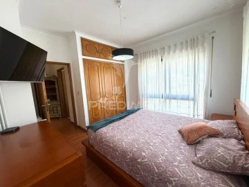 Moradia T4 para Venda em Oliveira do Douro