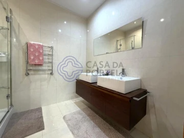 Moradia T3 para Venda em Creixomil