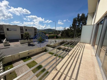 Moradia T3 para Venda em Creixomil