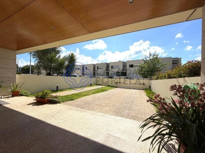Moradia T3 para Venda em Creixomil Foto 2
