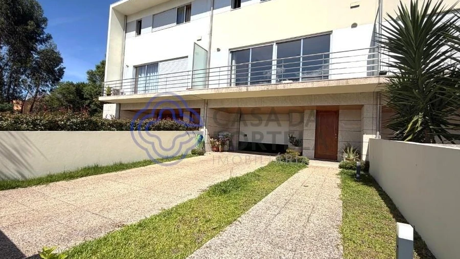Moradia T3 para Venda em Creixomil