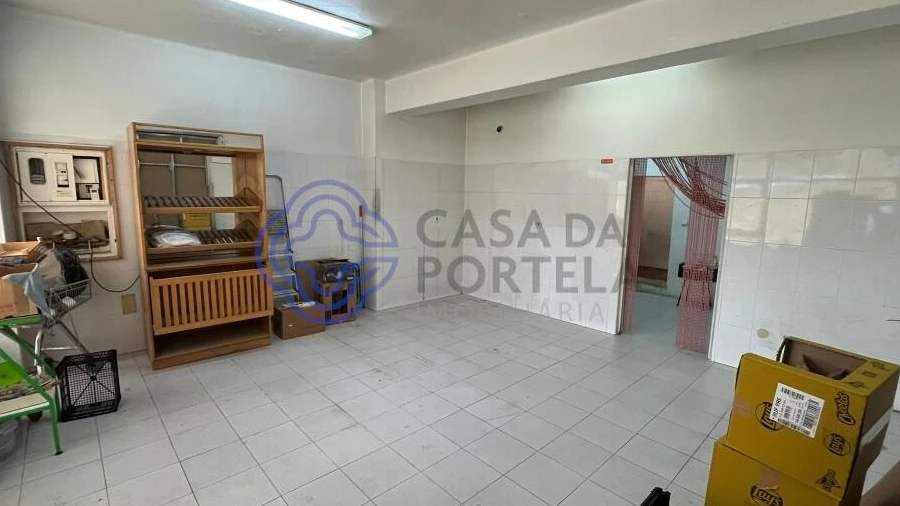 Loja para Venda em Ramada e Caneças