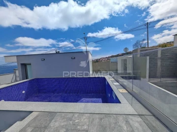 Moradia T3 para Venda em Santa Cruz