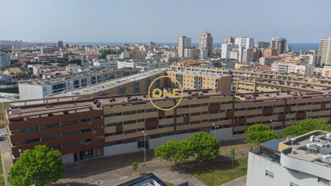 Apartamento T3 para Venda em Póvoa de Varzim, Beiriz e Argivai