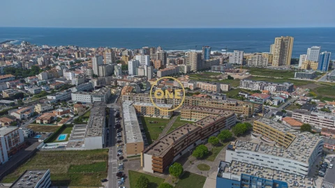 Apartamento T3 para Venda em Póvoa de Varzim, Beiriz e Argivai