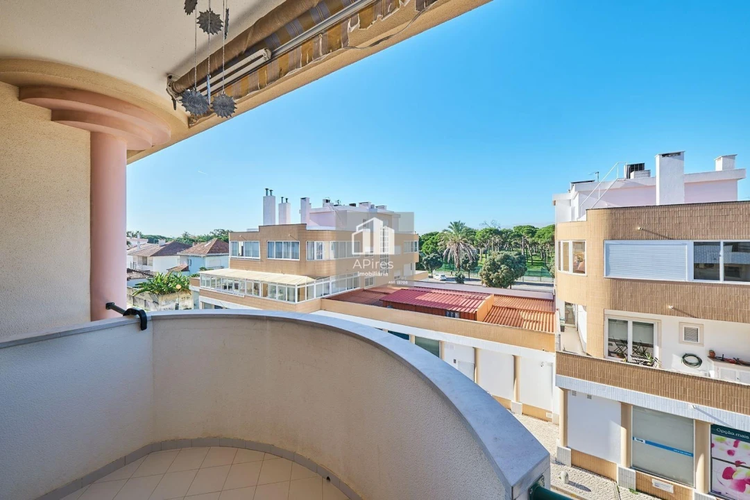 Apartamento T2 para Venda em Costa da Caparica Foto 21