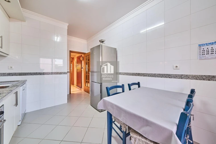 Apartamento T2 para Venda em Costa da Caparica Foto 18