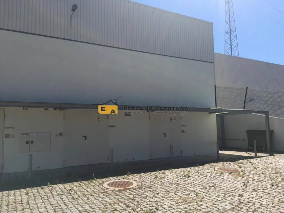 Armazém para Arrendamento em Moreira Foto 2