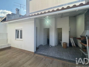 Moradia T2 para Arrendamento em Santa Iria de Azoia, São João da Talha e Bobadela