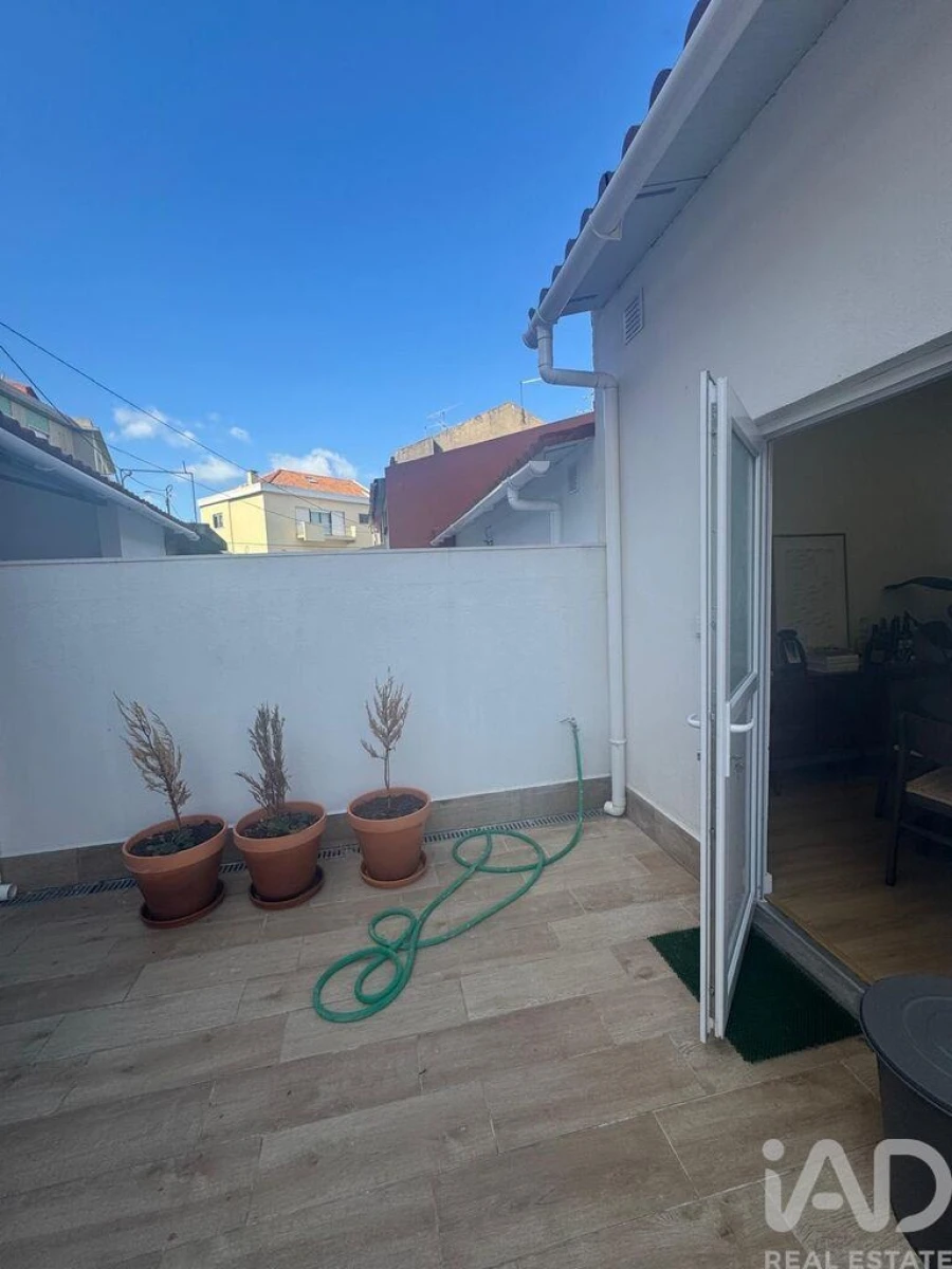 Moradia T2 para Arrendamento em Santa Iria de Azoia, São João da Talha e Bobadela Foto 6