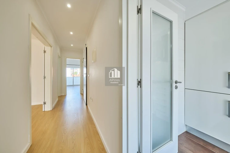 Apartamento T2 para Venda em Costa da Caparica Foto 13