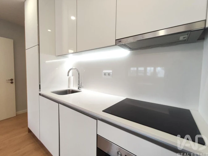 Apartamento T1 para Venda em Cedofeita, Santo Ildefonso, Sé, Miragaia, São Nicolau e Vitória Foto 3