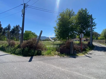 Terreno para Venda em Guilhadeses e Santar
