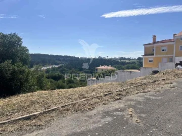 Terreno para Venda em Rio de Mouro