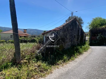 Moradia T1 para Venda em Guilhadeses e Santar