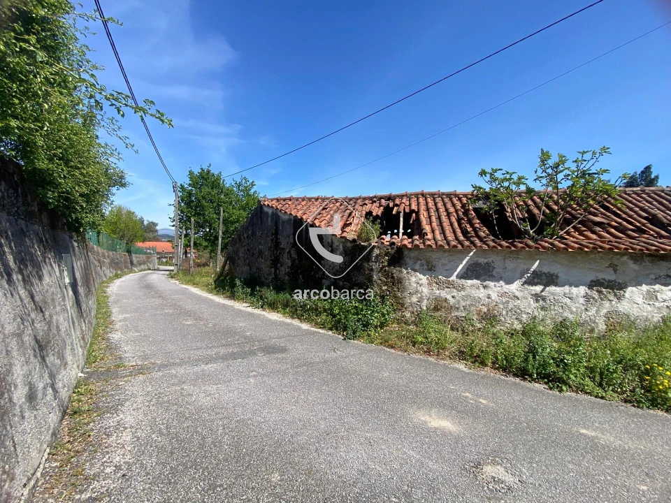 Moradia T1 para Venda em Guilhadeses e Santar Foto 5