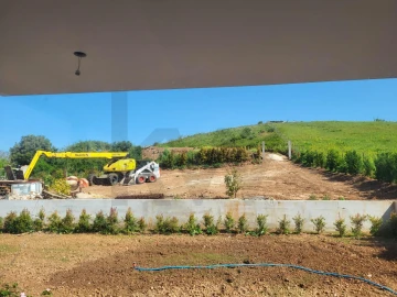 Moradia T3 para Venda em Azueira e Sobral da Abelheira