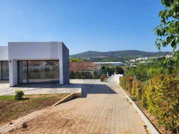 Moradia T3 para Venda em Azueira e Sobral da Abelheira