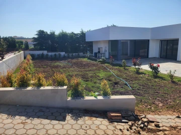 Moradia T3 para Venda em Azueira e Sobral da Abelheira