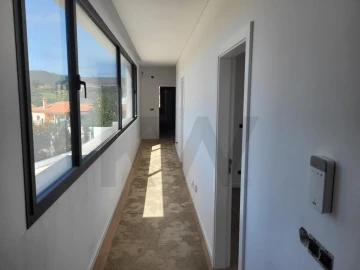 Moradia T3 para Venda em Azueira e Sobral da Abelheira