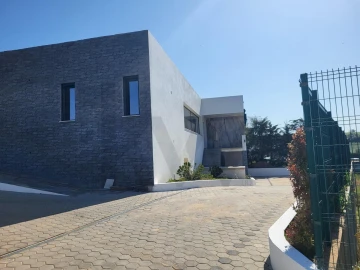 Moradia T3 para Venda em Azueira e Sobral da Abelheira