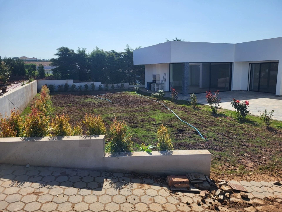 Moradia T3 para Venda em Azueira e Sobral da Abelheira Foto 10
