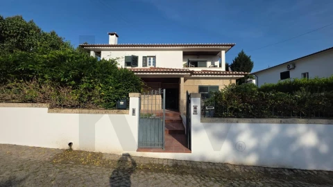Apartamento T3 para Arrendamento em Amarante (São Gonçalo), Madalena, Cepelos e Gatão