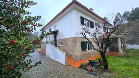 Apartamento T3 para Arrendamento em Amarante (São Gonçalo), Madalena, Cepelos e Gatão