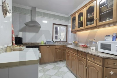 Apartamento T3 para Arrendamento em Amarante (São Gonçalo), Madalena, Cepelos e Gatão