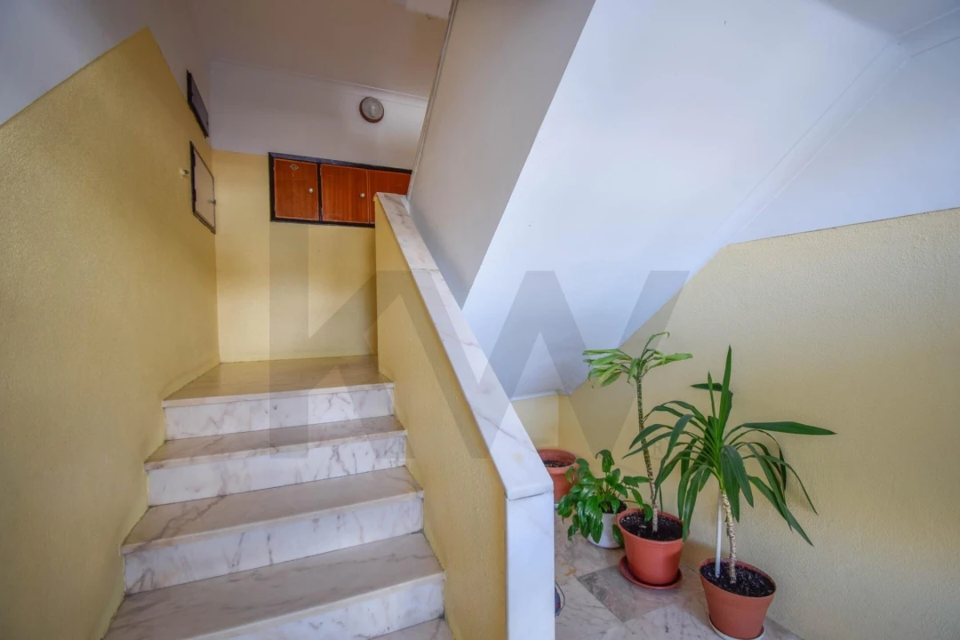 Apartamento T2 para Venda em São Domingos de Rana Foto 26