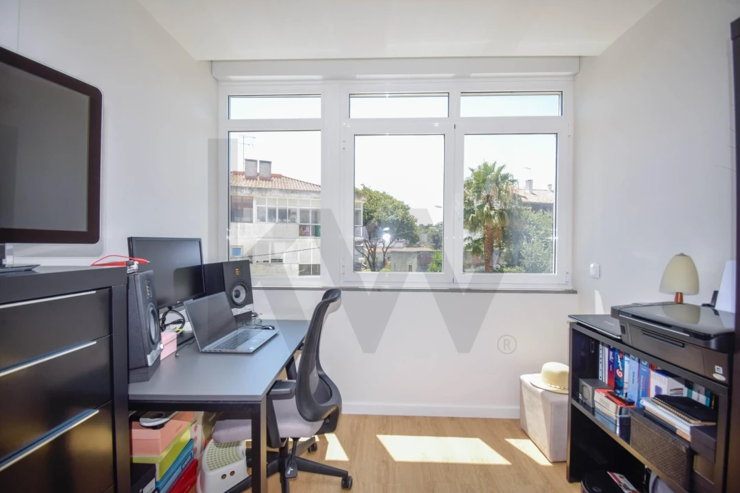 Apartamento T2 para Venda em São Domingos de Rana Foto 4