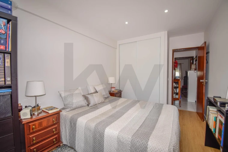 Apartamento T2 para Venda em São Domingos de Rana Foto 3