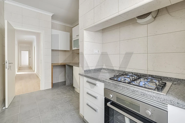 Apartamento T3 para Arrendamento em Avenidas Novas Foto 7