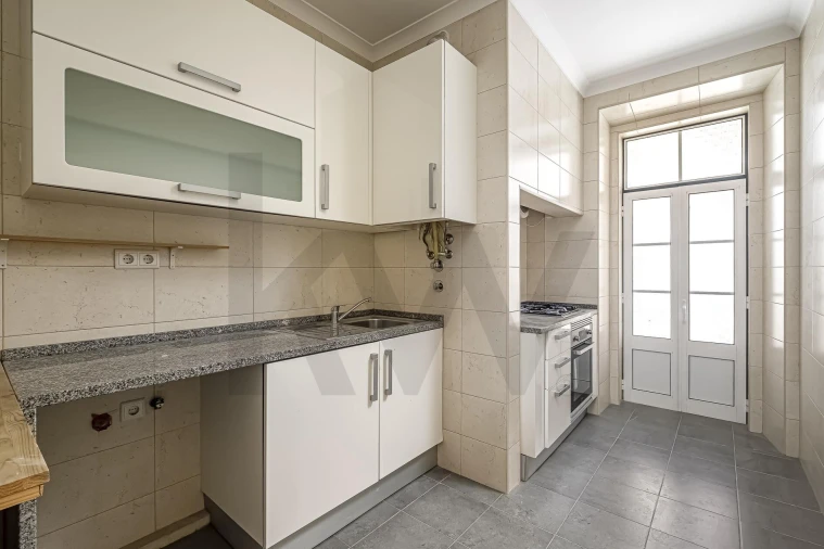 Apartamento T3 para Arrendamento em Avenidas Novas Foto 8