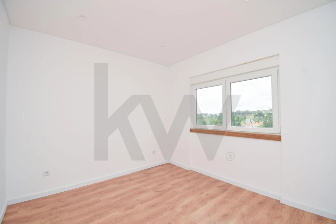 Apartamento T2 para Venda em Queluz e Belas Foto 14