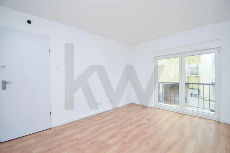 Apartamento T2 para Venda em Queluz e Belas Foto 6