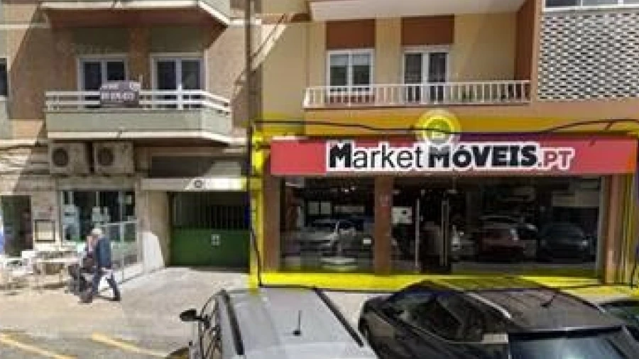 Loja para Arrendamento em Santa Maria, São Pedro e Matacães