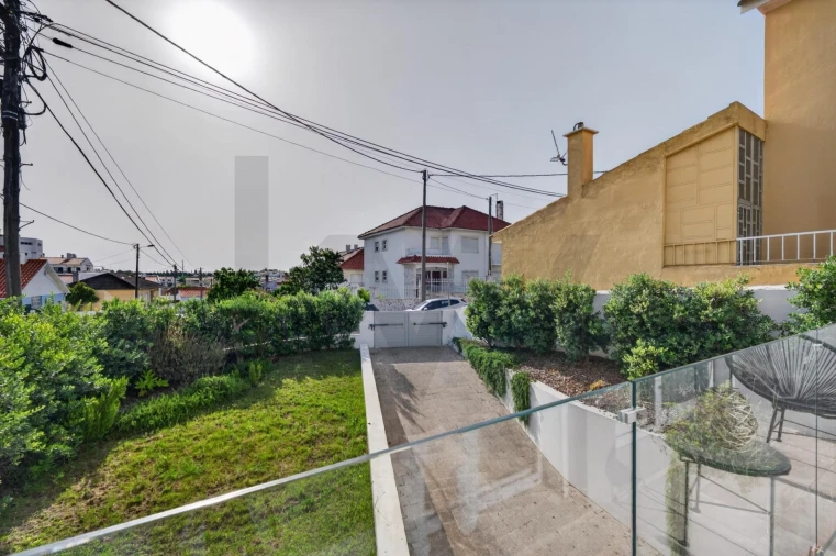 Moradia T4 para Venda em São Domingos de Rana Foto 8