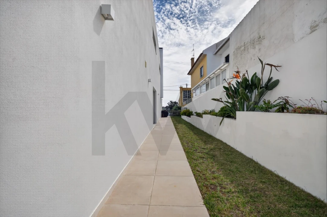 Moradia T4 para Venda em São Domingos de Rana Foto 8