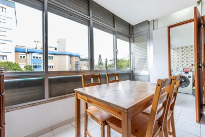 Apartamento T2 para Arrendamento em Oeiras e São Julião da Barra, Paço de Arcos e Caxias