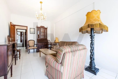 Apartamento T2 para Arrendamento em Oeiras e São Julião da Barra, Paço de Arcos e Caxias