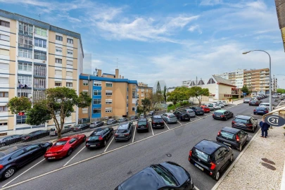 Apartamento T2 para Arrendamento em Oeiras e São Julião da Barra, Paço de Arcos e Caxias